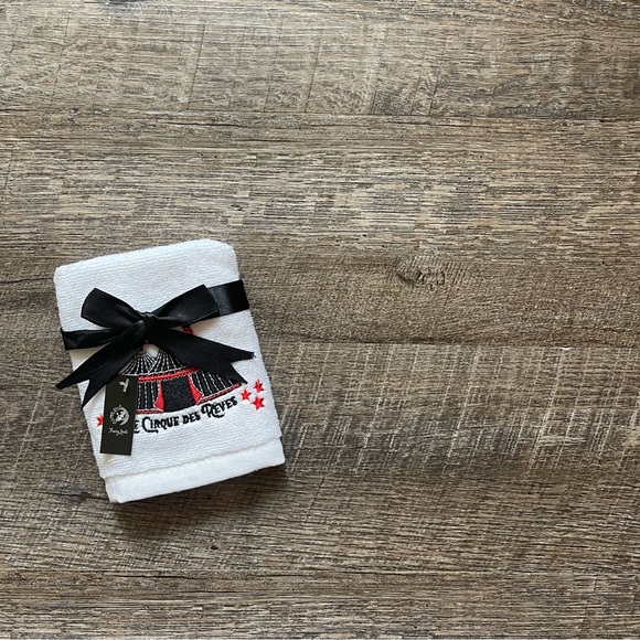 SOLD Fairyloot Night Circus Inspired Le Cirque Des Reves Face Towel - Picture 1 of 4